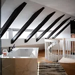 Unique Oldtown / Loft Lejlighed